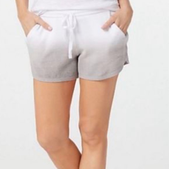 Barefoot Dreams CozyChic Ultra Lite Ombre
Shorts- Brand New Never Worn - Picture 2 of 7